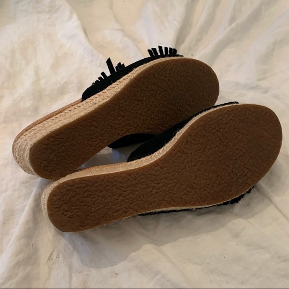 Ugg cork fringe black suede peep toe wedge platform sandals shoes size 7 heels - Picture 6 of 9